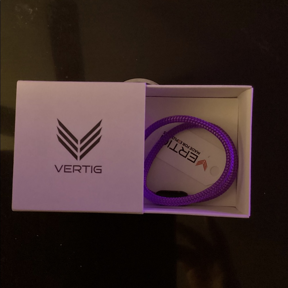 Vertig Purple Magnetic Paracord Bracelet